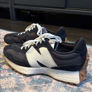 New Balance 327 Sneakers Black/Natural- Size 8.5 Women’s